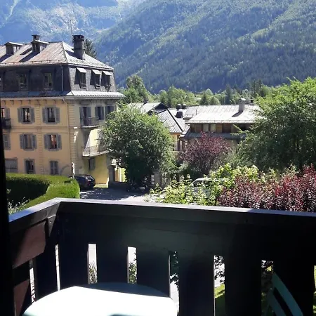 Charmin Savoy - Lovely 1 Bedroom Next To Savoy Area Διαμέρισμα