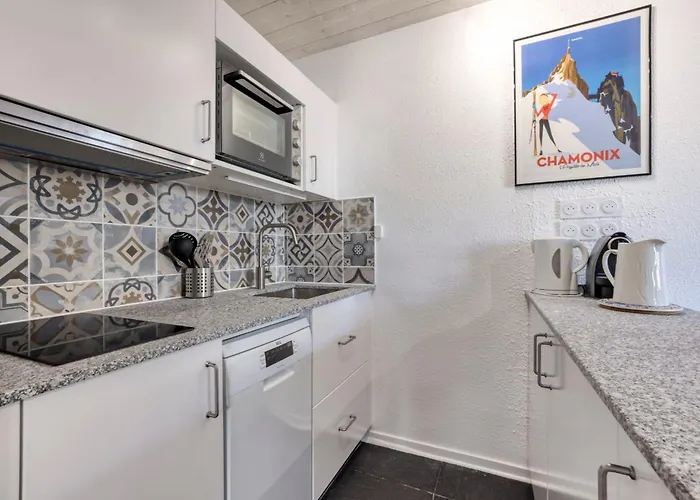 Charmin Savoy - Lovely 1 Bedroom Next To Savoy Area